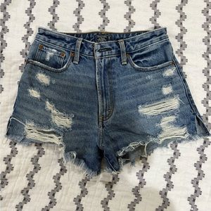 Abercrombie & Fitch Annie high rise jean shorts SZ 26 SZ 2 distressed denim